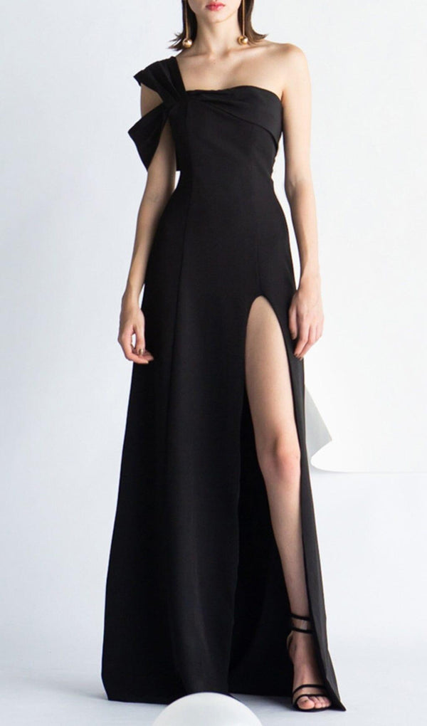 ONE-SHOULDER MOP DRESS IN BLACK