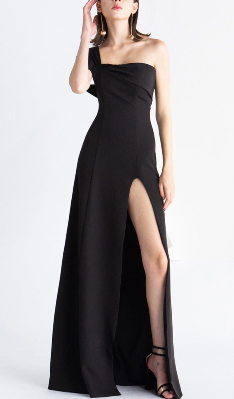 ONE-SHOULDER MOP DRESS IN BLACK