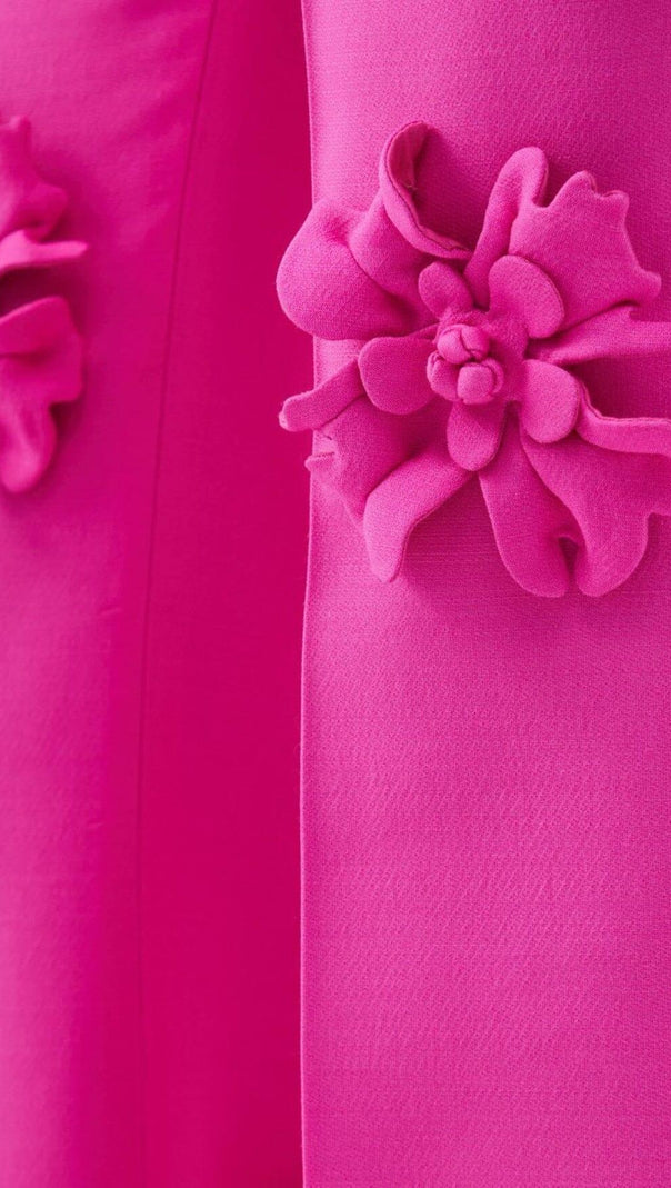 AIIZIE STEREO FLOWER MID-RISE JEANS IN PINK - product image