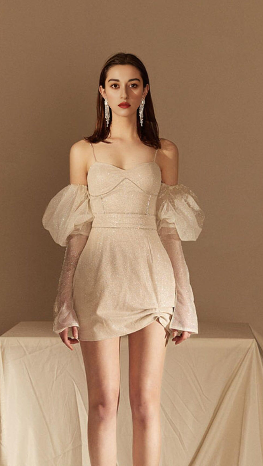 STRAPLESS BUBBLE SLEEVE DRESS IN BEIGE