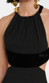 HANGING NECK BACKLESS WAIST HOLLOWED OUT DRESS IN BLACK