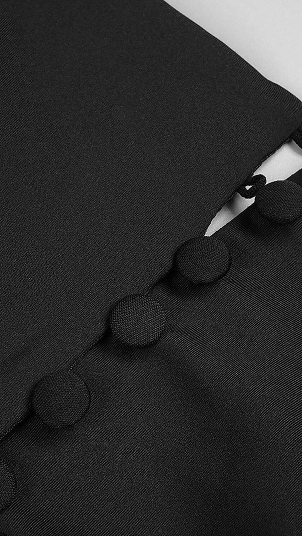 LANGÄRMELIGES RÜCKENFREIES MEERJUNGFRAUEN-MAXIKLEID MIT AUSSCHNITT IN SCHWARZ