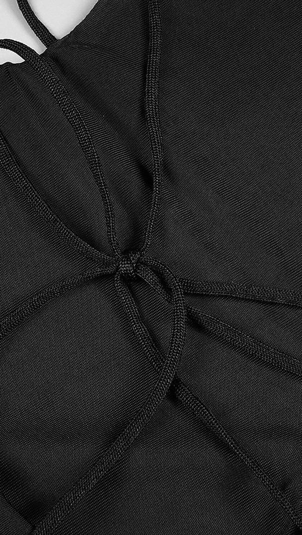 LANGÄRMELIGES RÜCKENFREIES MEERJUNGFRAUEN-MAXIKLEID MIT AUSSCHNITT IN SCHWARZ