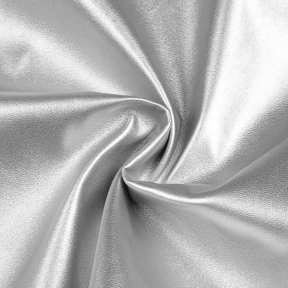 TRÄGERLOSES MAXIKLEID AUS KUNSTLEDER IN SILBER