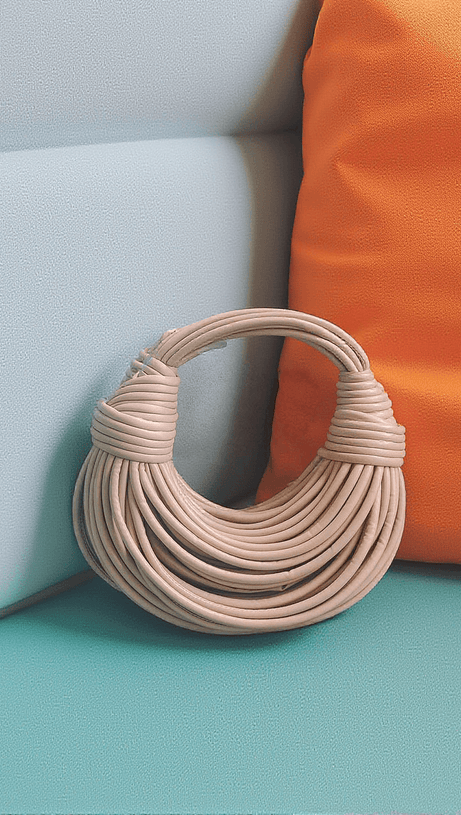 CAMILA DOUBLE KNOT TOTE BAG IN APRICOT