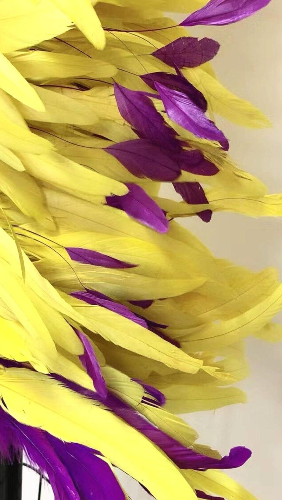 MINI ABITO ASIMMETRICO CON PIUME GIALLO