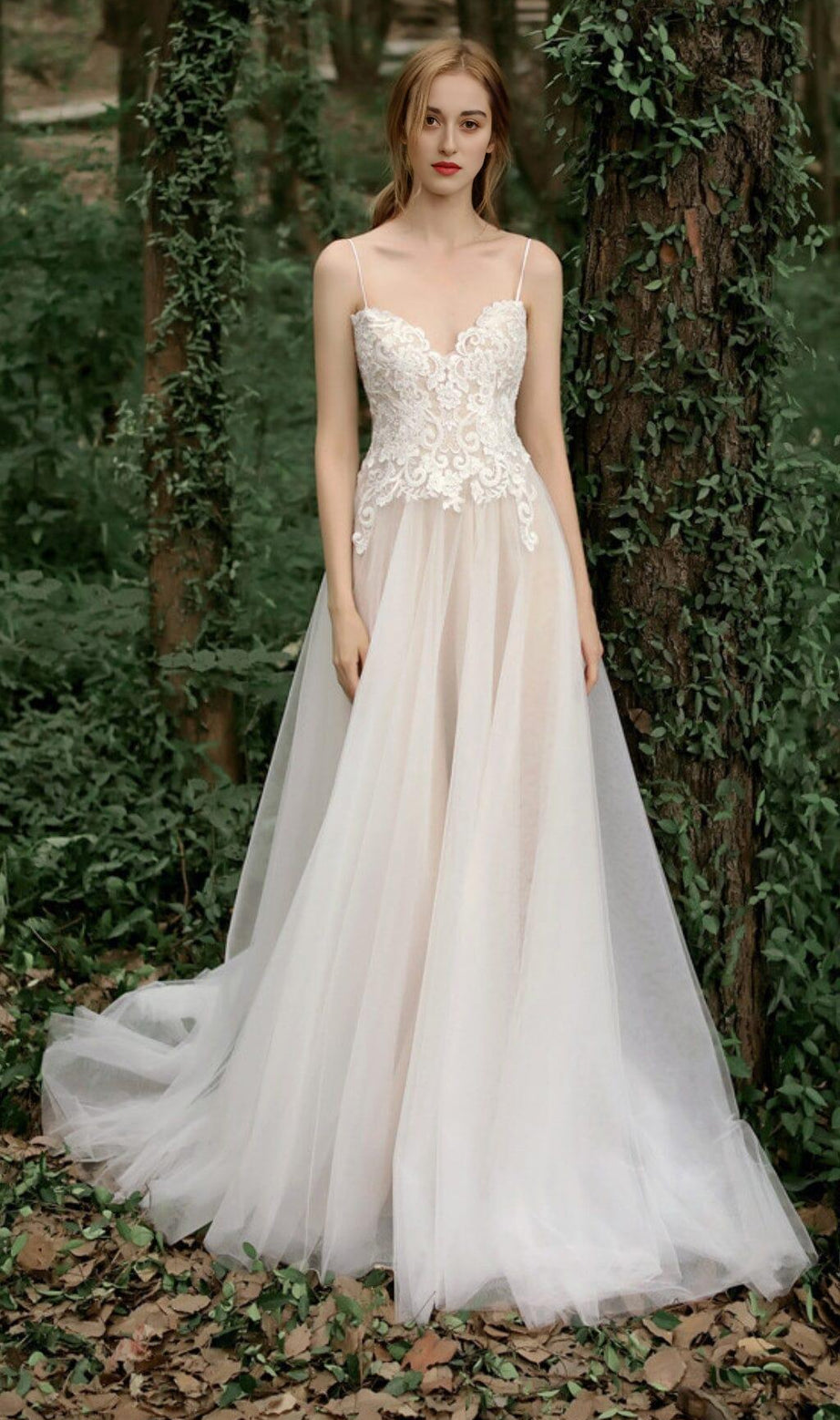 Mesh-Spitzen-Neckholder-Maxikleid „Mori“ in Weiß