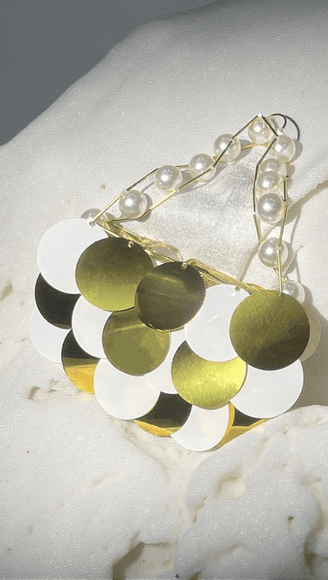 KURU CIRCLE EMBELLISHED PEARL CHAIN CLUTCH