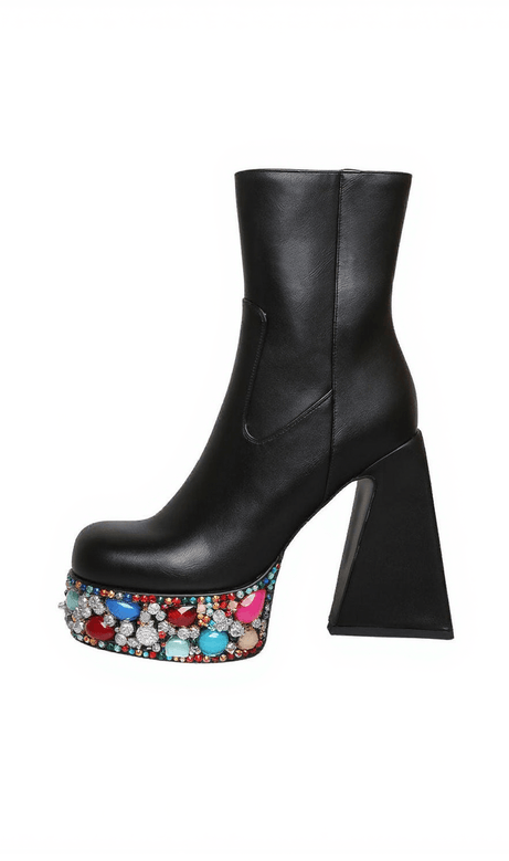 Cecile – Schwarze Stiefel mit mehreren Strasssteinen