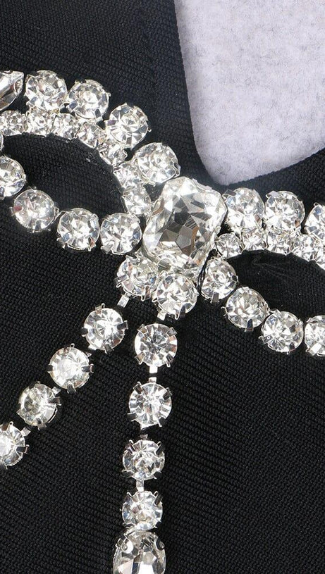 MINI ABITO CON BENDAGGI E SPALLINE A DIAMANTI IN NERO