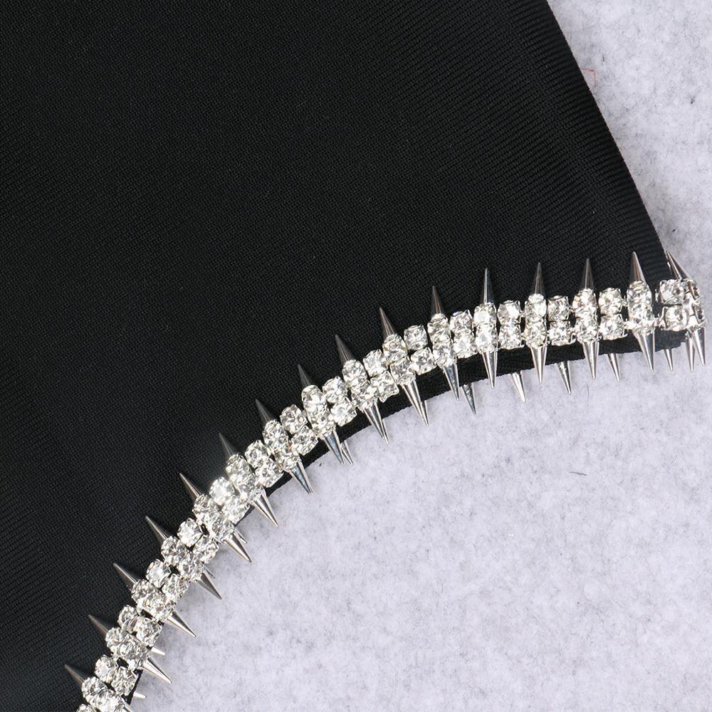 MINI ABITO CON BENDAGGI E SPALLINE A DIAMANTI IN NERO