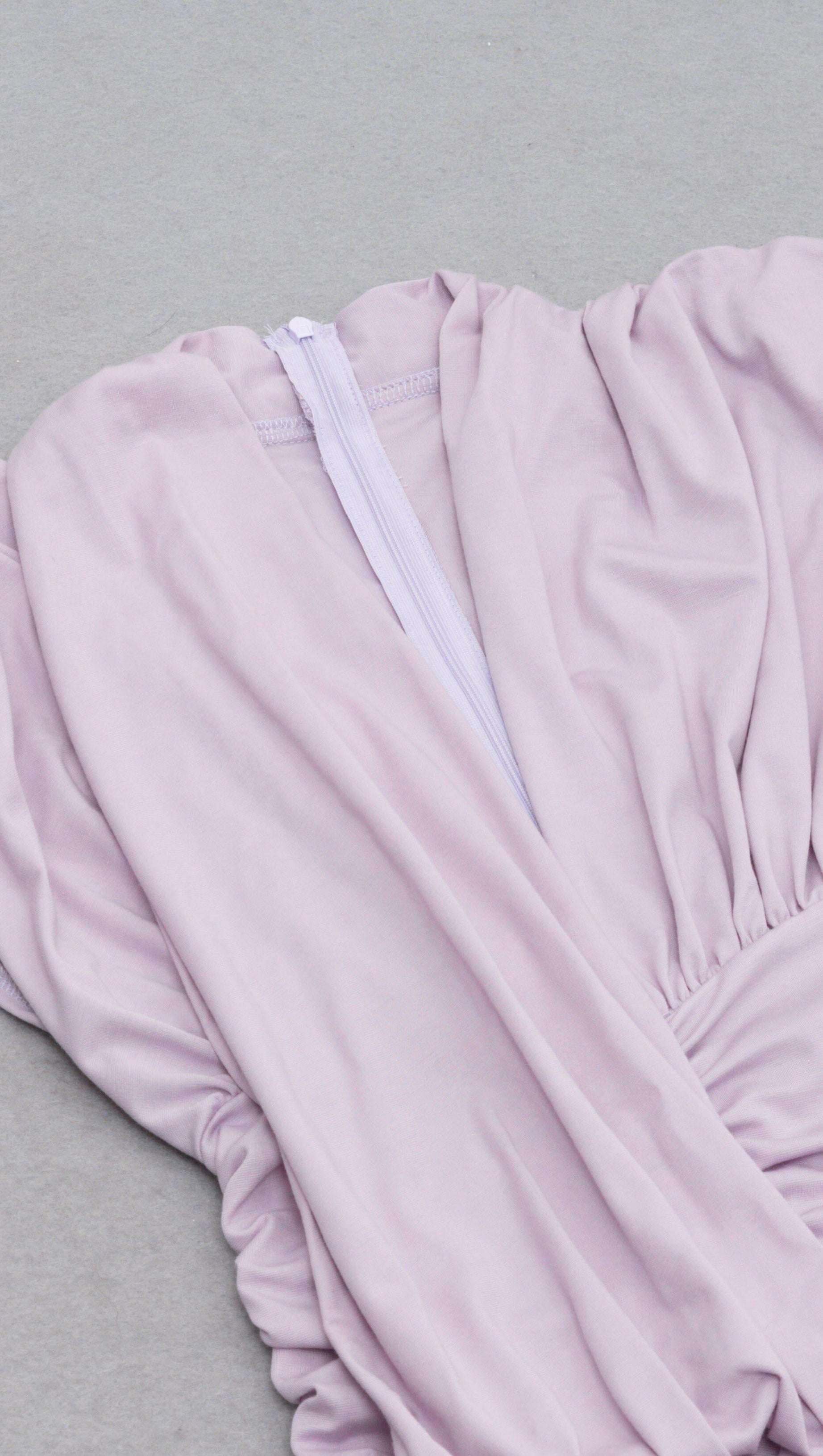 DEEP V-NECK SMALL FLYING-SLEEVED HIGH-RISE DRESS IN LIGHT PURPLE