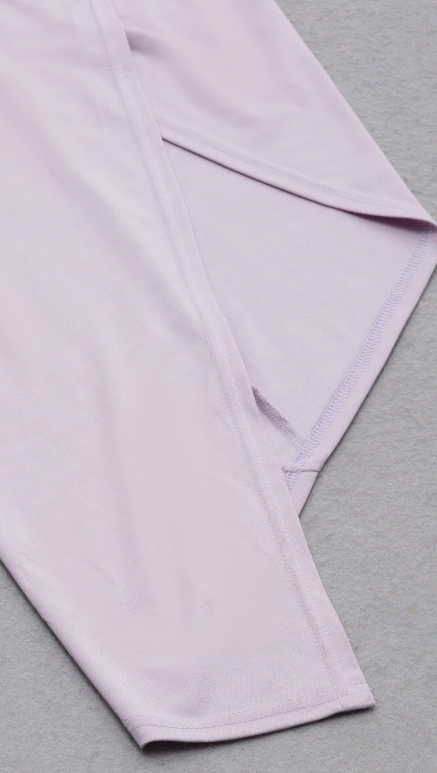 DEEP V-NECK SMALL FLYING-SLEEVED HIGH-RISE DRESS IN LIGHT PURPLE