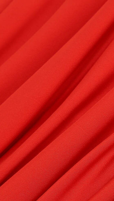 PLEATED SLEEVELESS ONE-SHOULDER DRESS IN RED