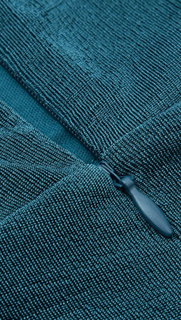 SLIM-FIT-MIDIKLEID AUS STRICK MIT HOHER SCHLITZUNG IN GRAUBLAU