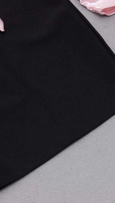 SPLICING ONE LINE SHOULDER LARGE BOW DRESS IN BLACK AND PINK