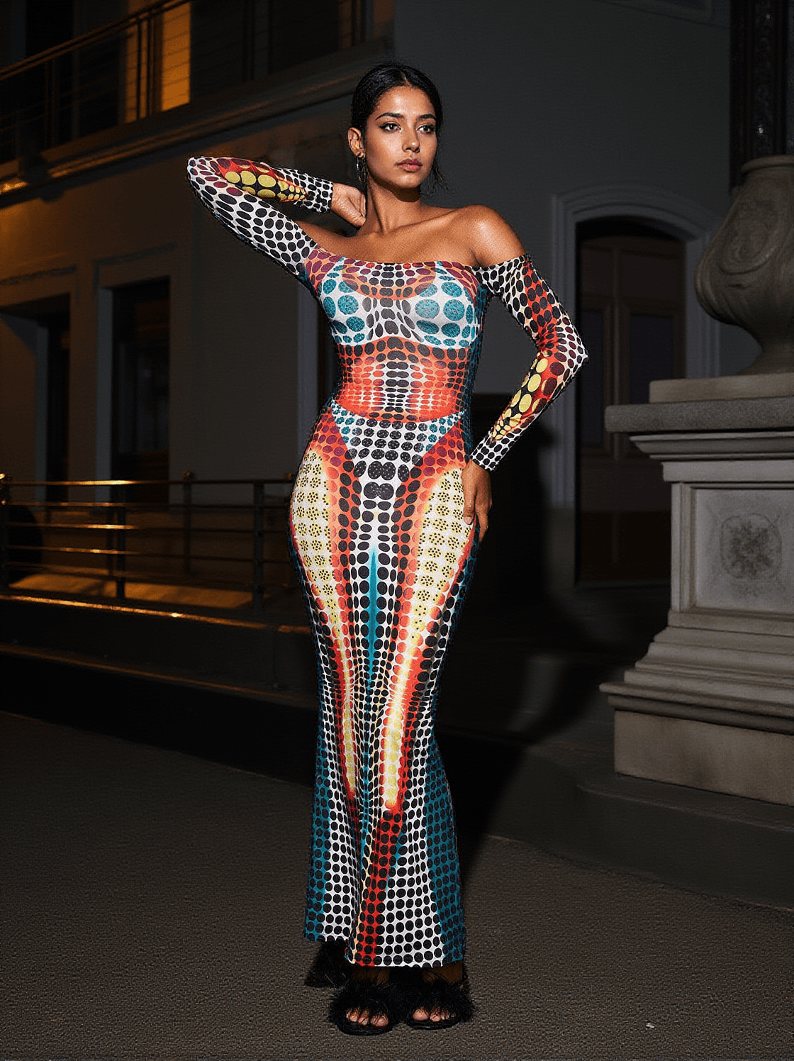 Ishi – Schulterfreies Maxikleid in Mehrfarbig