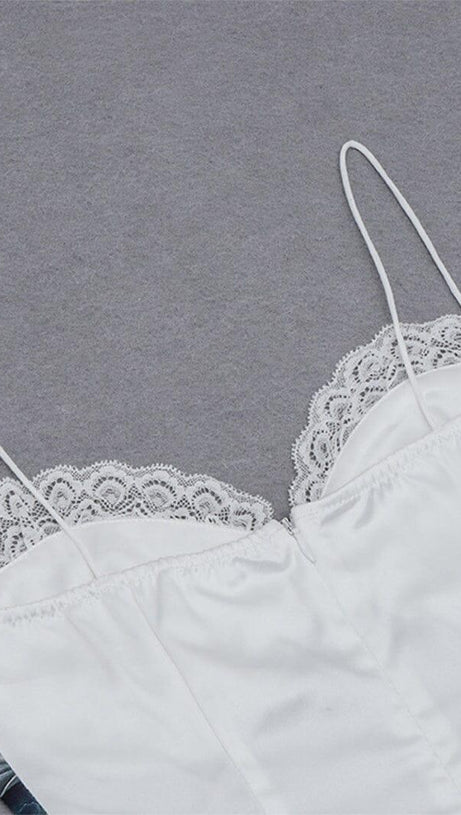 LACE SUSPENDER AND OIL PAINTING DRESS IN WHITE