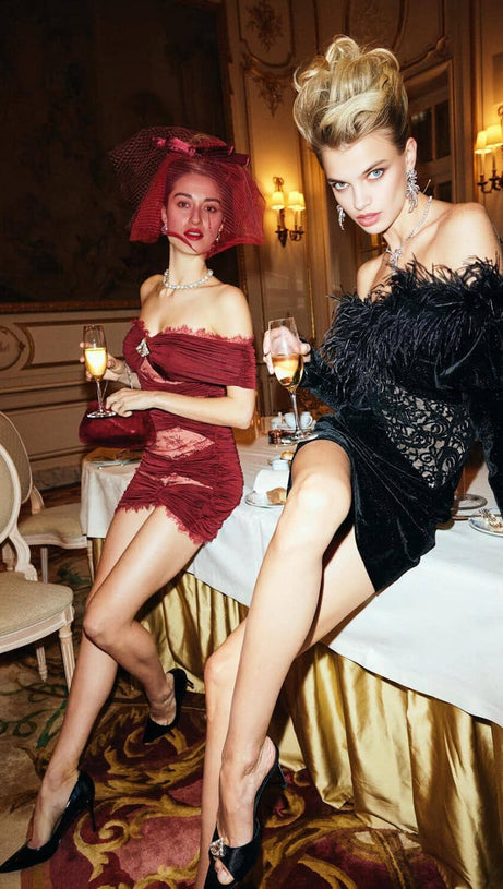 OFF SHOULDER OSTRICH FUR DECORATIVE SLIM-FIT MINI DRESS IN BLACK