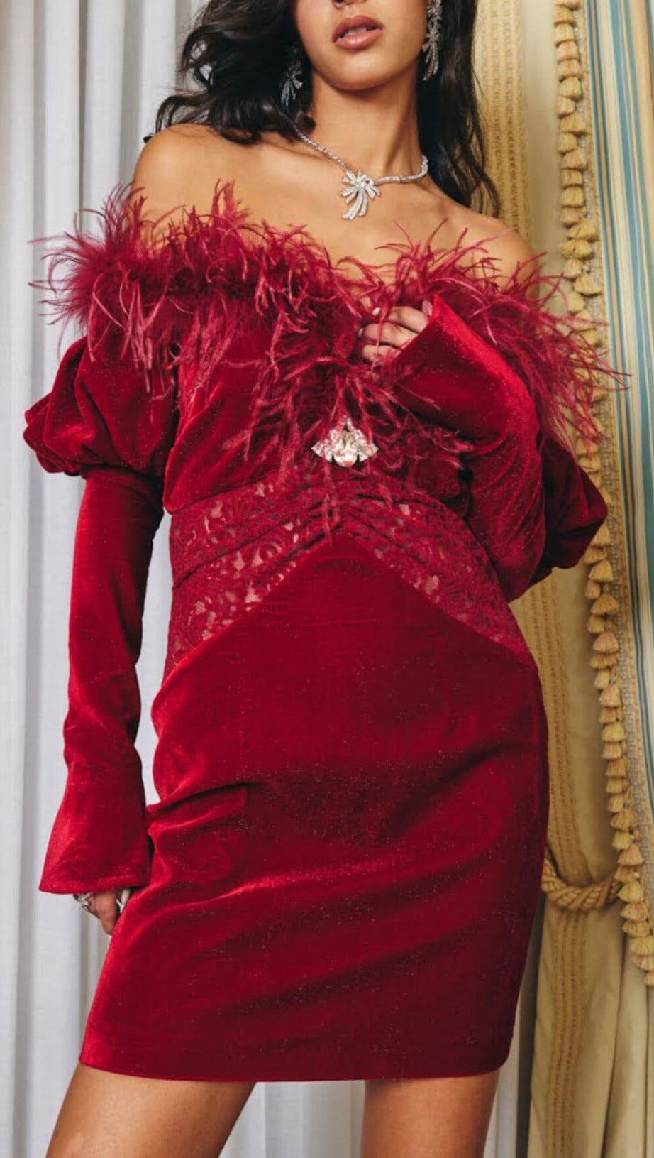 OFF SHOULDER OSTRICH FUR DECORATIVE SLIM-FIT MINI DRESS IN RED