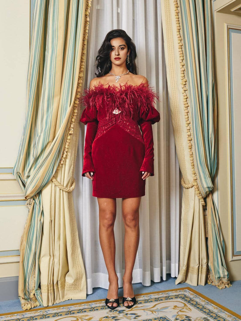 OFF SHOULDER OSTRICH FUR DECORATIVE SLIM-FIT MINI DRESS IN RED