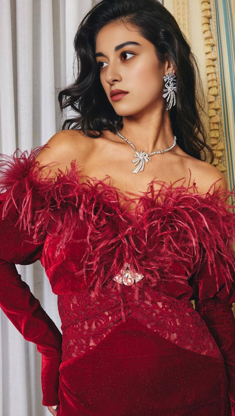 OFF SHOULDER OSTRICH FUR DECORATIVE SLIM-FIT MINI DRESS IN RED