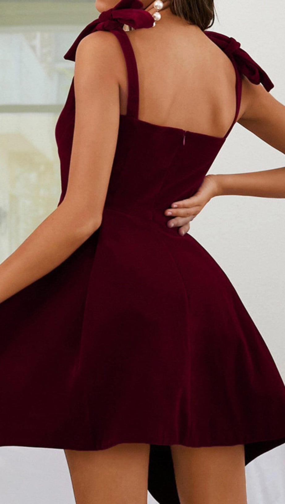 BOW SHOULDER STRAP VELVET SUSPENDER DRESS IN BURGUNDY