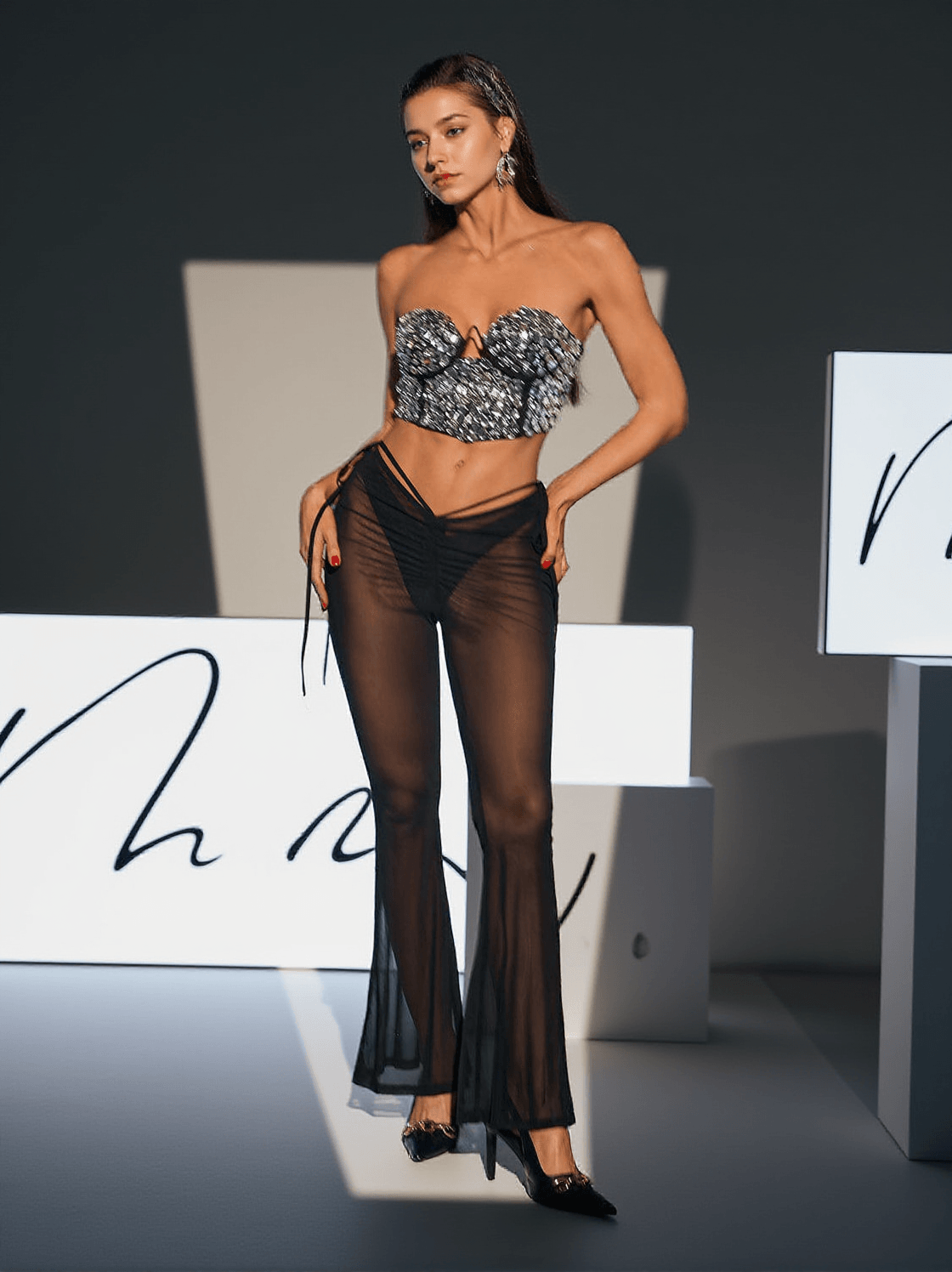 IZAIAH RHINESTONE CROP BANDAGE TOP