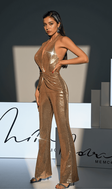 Enoch – Rückenfreier Jumpsuit mit gedrehten Pailletten