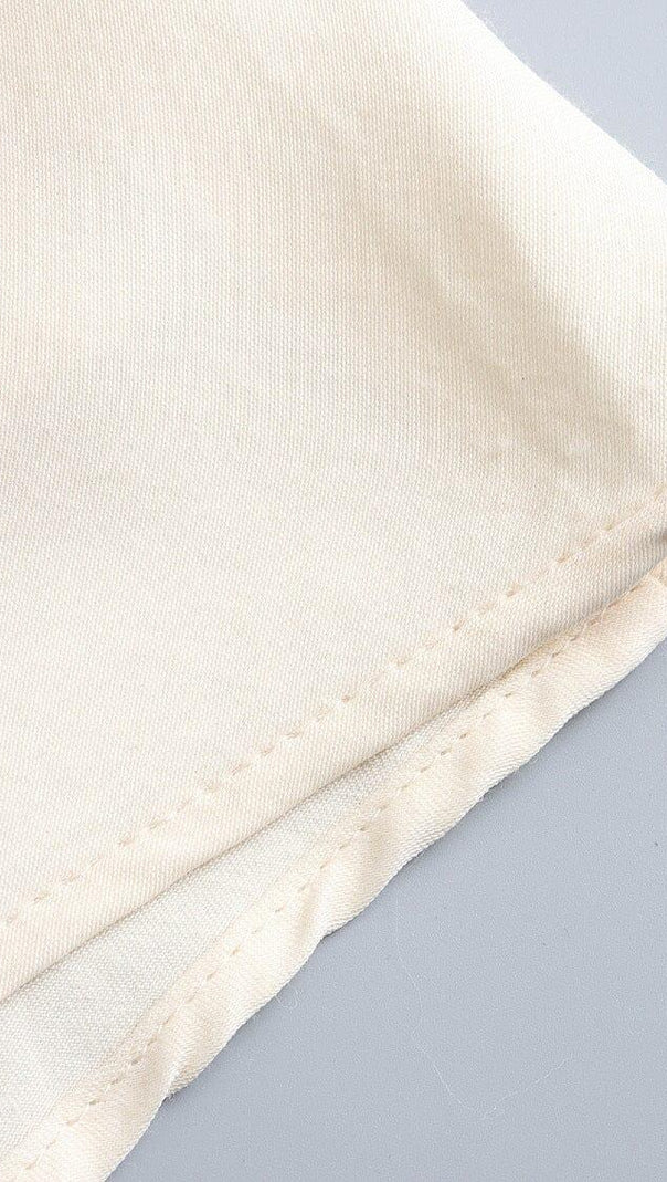 Rückenfreies Kleid mit Pailletten in Weiß