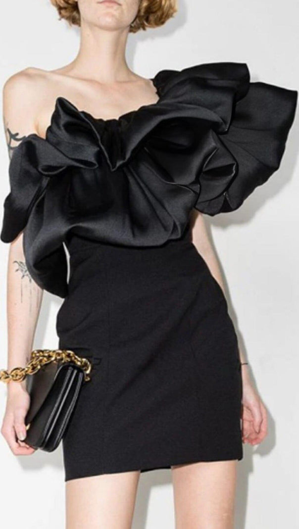 AIIZIE CROSS-SHOULDER PLEATED DRESS IN BLACK - product image