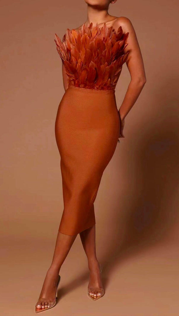 AIIZIE SLEEVELESS BACKLESS FEATHER-DECORATED SLIM MIDI DRESS IN BROWN - product image