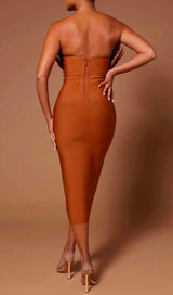 SLEEVELESS BACKLESS FEATHER-DECORATED SLIM MIDI DRESS IN BROWN