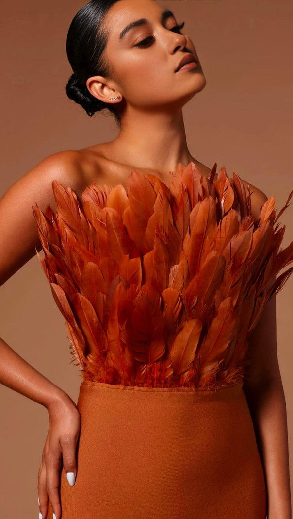 AIIZIE SLEEVELESS BACKLESS FEATHER-DECORATED SLIM MIDI DRESS IN BROWN - product image