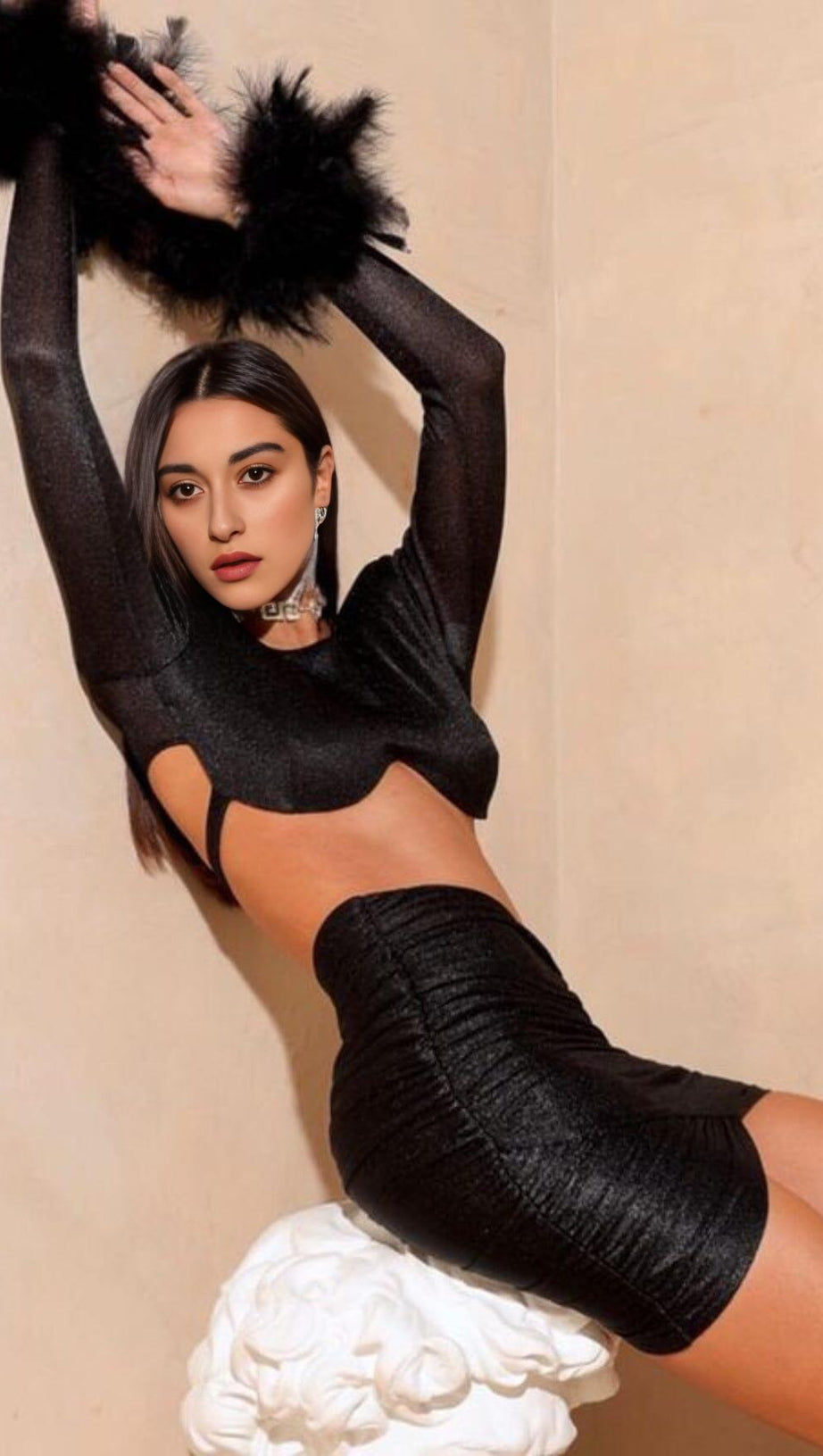 SHOULEDR PAD WAIST BARING FEATHER BLOUSE PLEATED DRESS IN BLACK