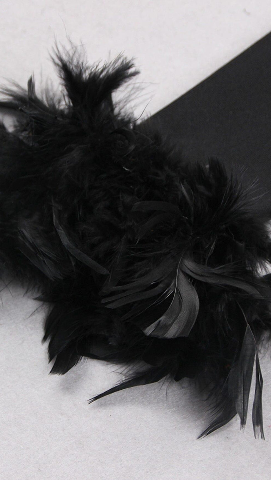 SHOULEDR PAD WAIST BARING FEATHER BLOUSE PLEATED DRESS IN BLACK