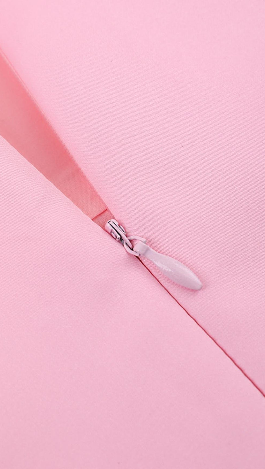 ABITO CORSETTO ROSA CON SPALLE SCOPERTE E FIOCCO