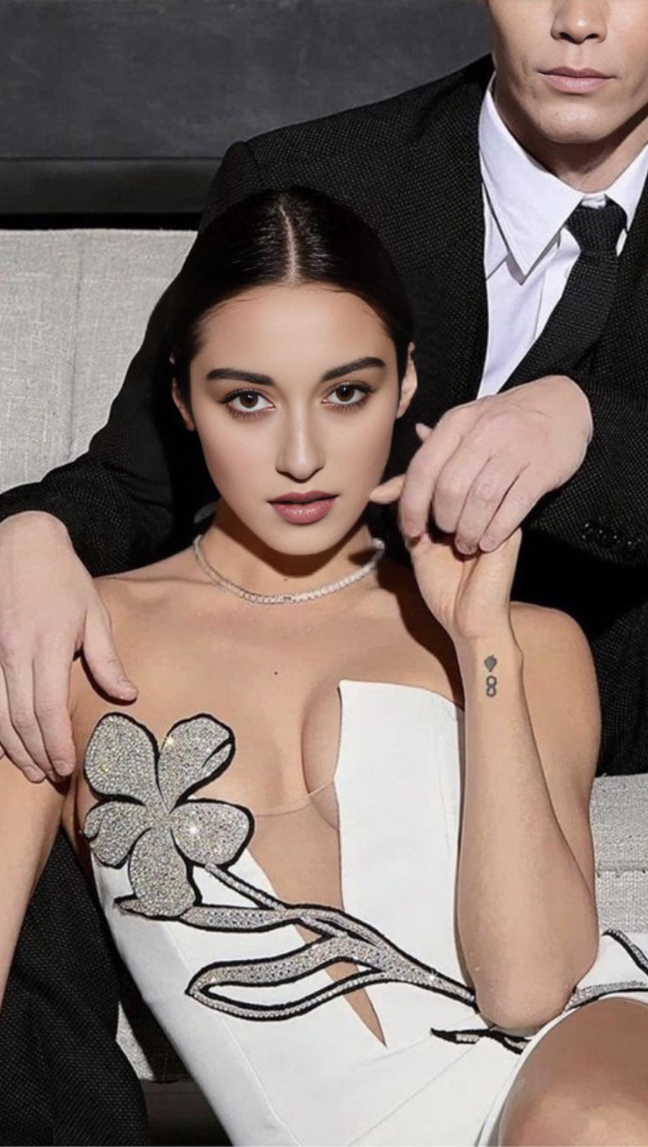 CRYSTAL FLOWER MINI DRESS IN WHITE