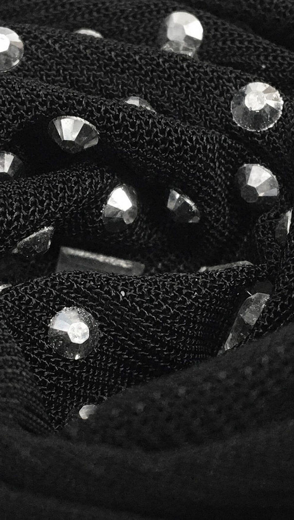 Transparentes Maxikleid aus Spitze mit Rautenmuster in Schwarz
