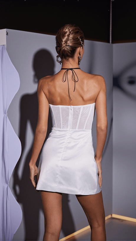 ABITO AARAV SENZA SPALLINE CON CUORE E RUCHES