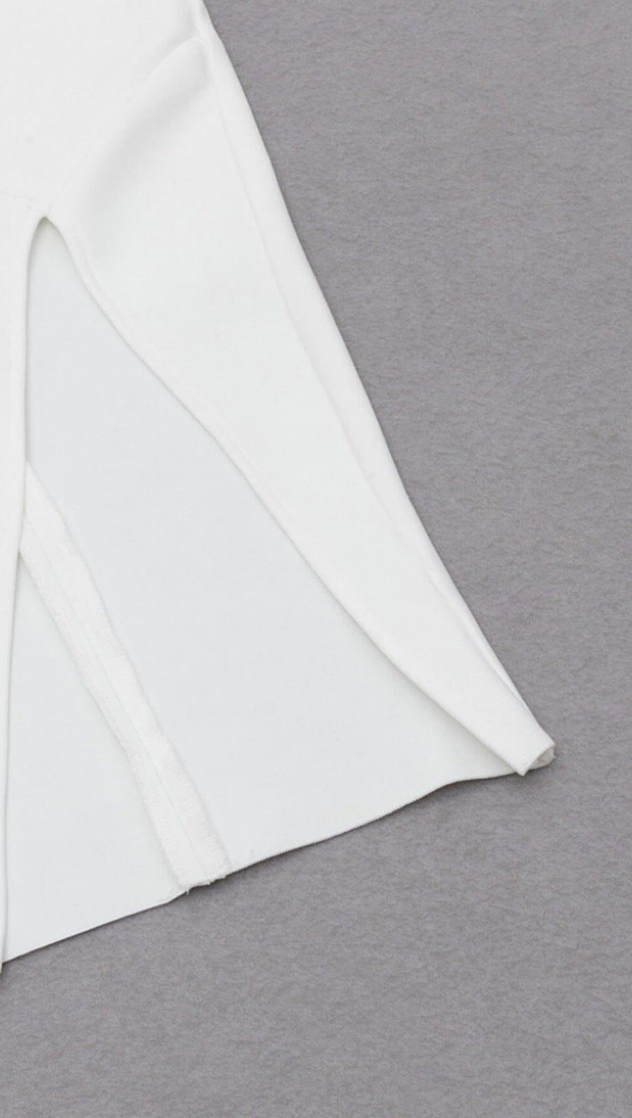 CROSS-SHOULDER-KETTENKLEID IN WEISS