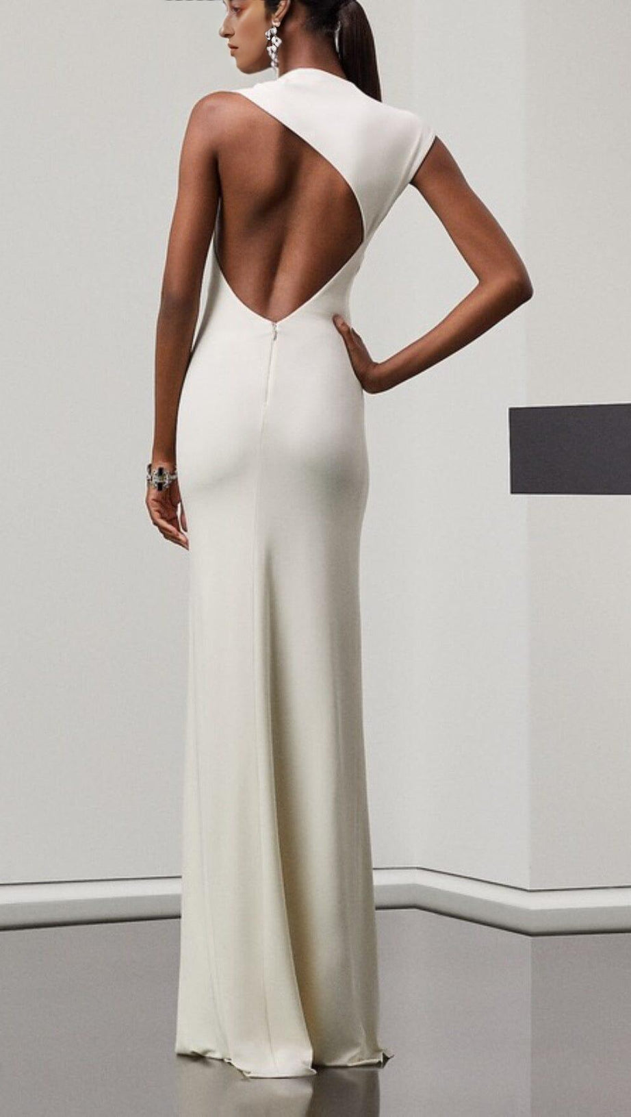  CROSS-SHOULDER OPEN-BACK MOP DRESS IN WHITE