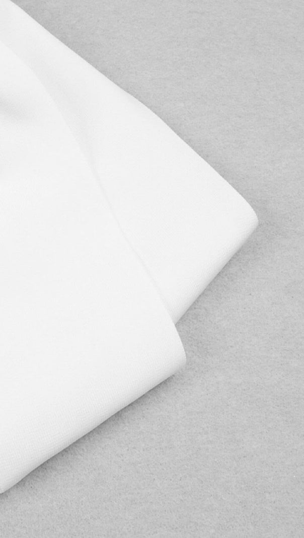 BANDEAU-ONE-SHOULDER-STRICKKLEID IN WEISS