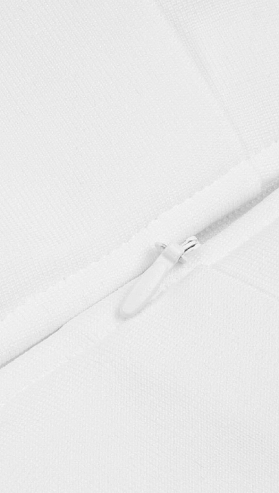 BANDEAU-ONE-SHOULDER-STRICKKLEID IN WEISS