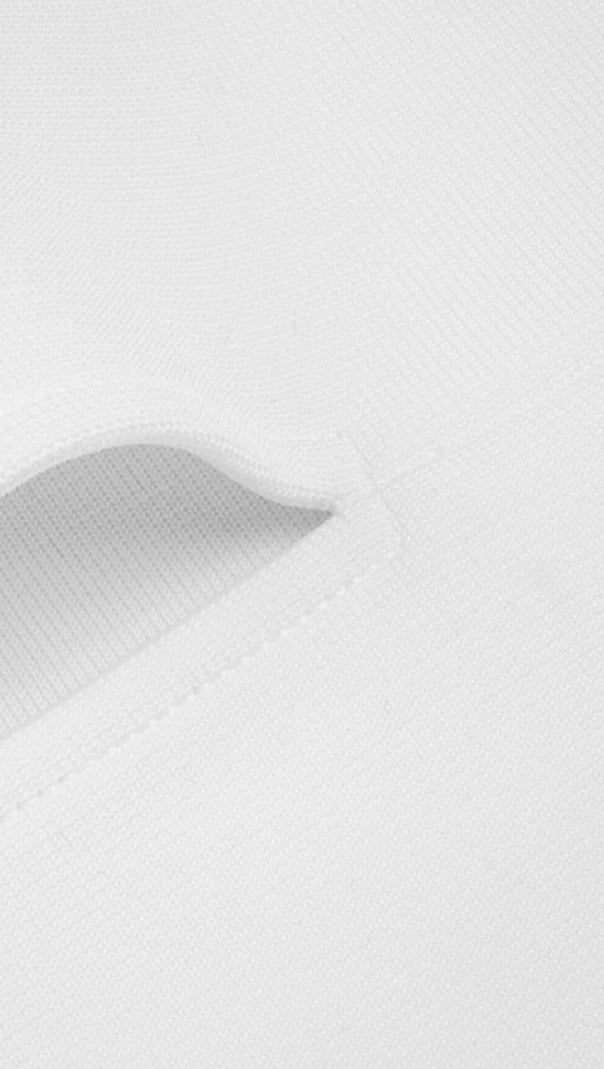 BANDEAU-ONE-SHOULDER-STRICKKLEID IN WEISS