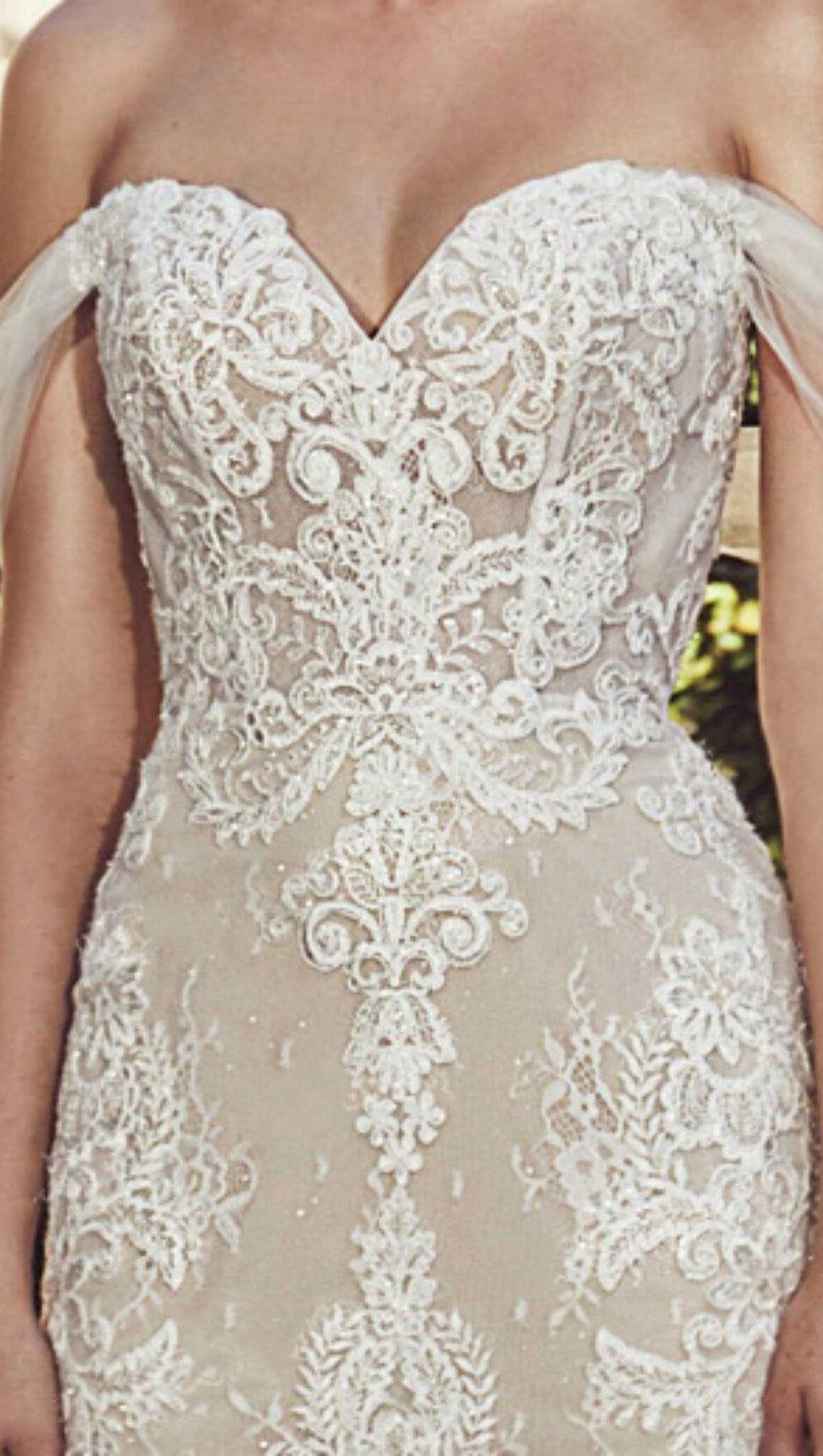 OFF-SHOULDER-KURZES SPITZEN-BRAUTKLEID IN APRICOT