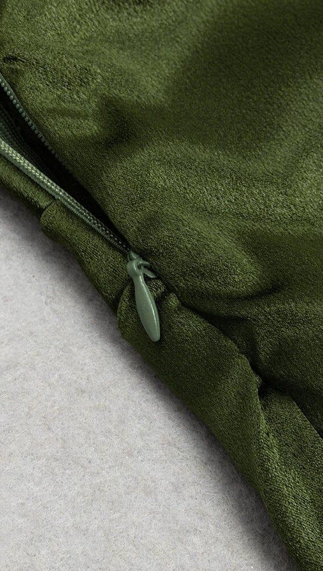 ONE-SHOULDER LONG-SLEEVE SILK PLEATED HIP DRESS