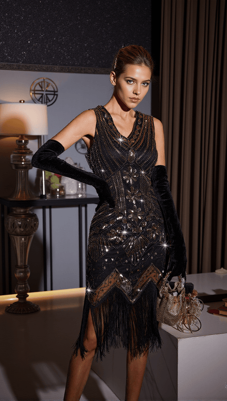 ABITO BOOMER CON SCOLLO A V, FRANGE E PAILLETTES