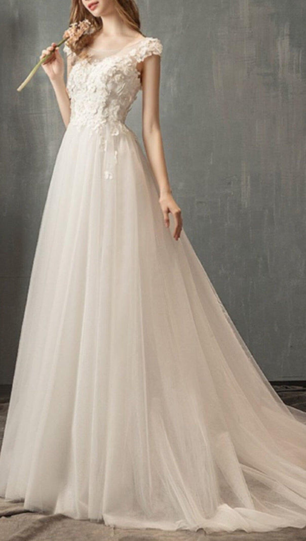 AIIZIE THREE-DIMENSIONAL FLOWER DRAG-TAILED WEDDING DRESS IN WHITE - product image