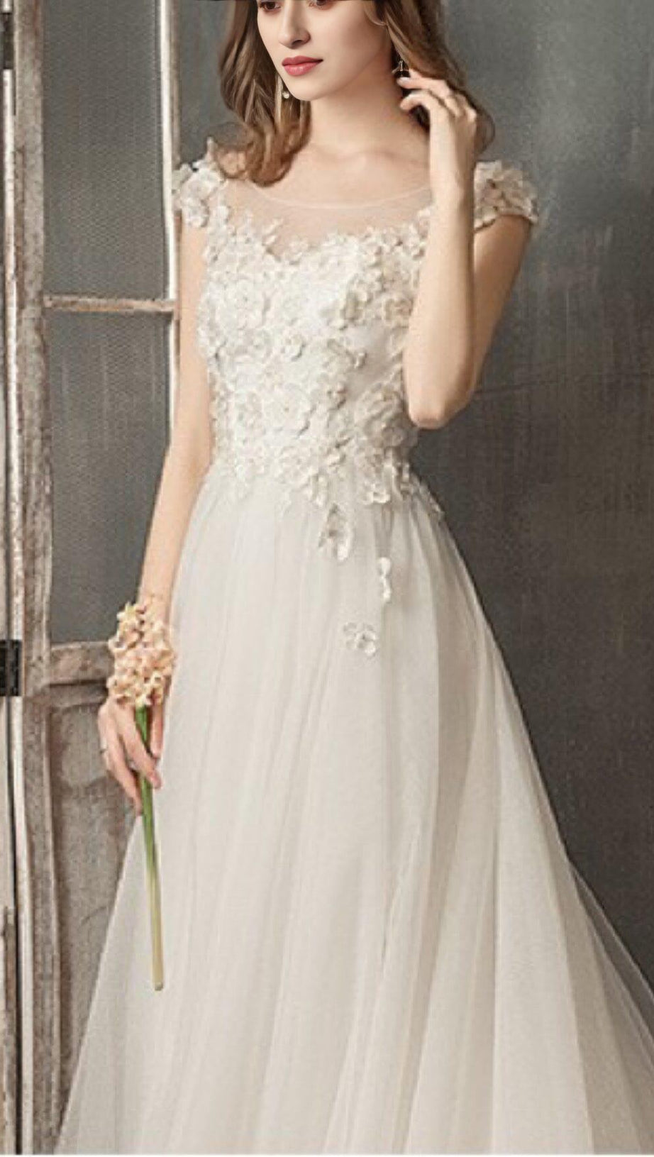 THREE-DIMENSIONAL FLOWER DRAG-TAILED WEDDING DRESS IN WHITE